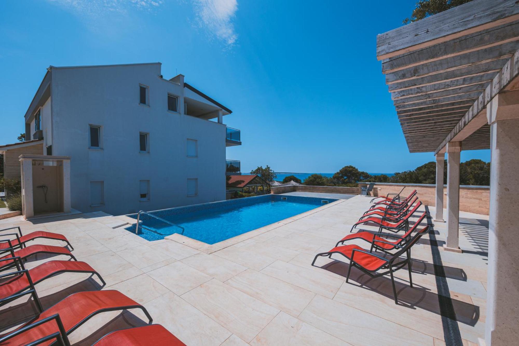נובליה Royal Apartments מראה חיצוני תמונה