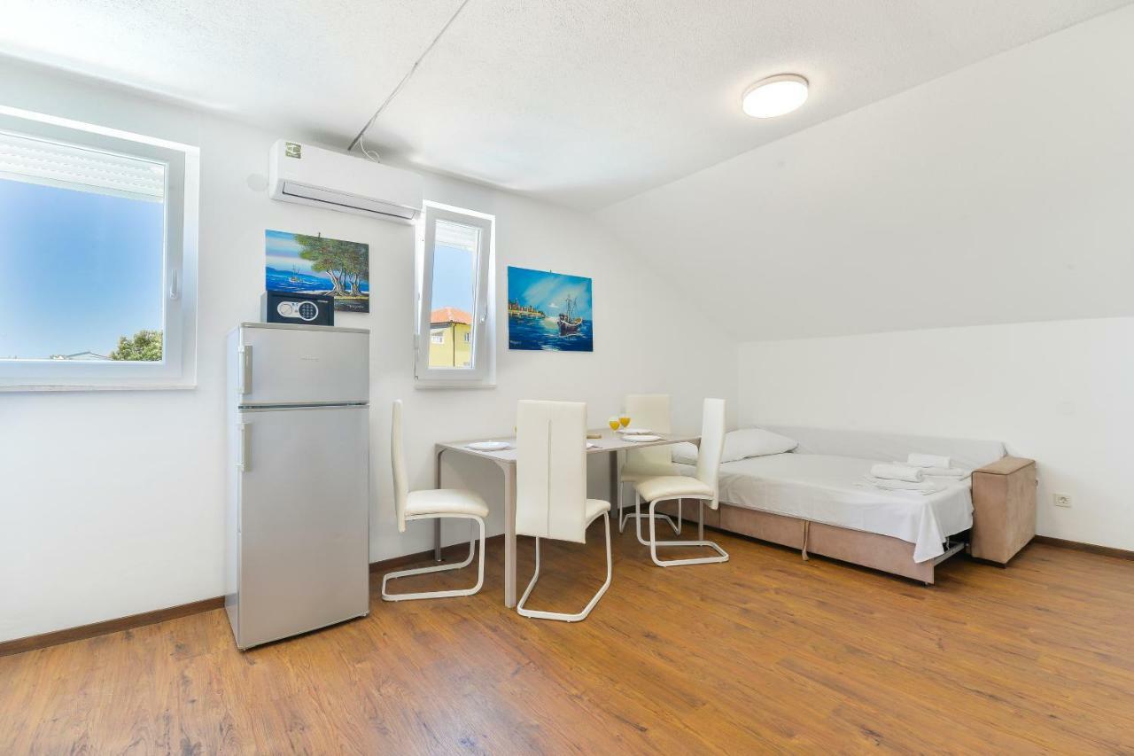 נובליה Royal Apartments מראה חיצוני תמונה
