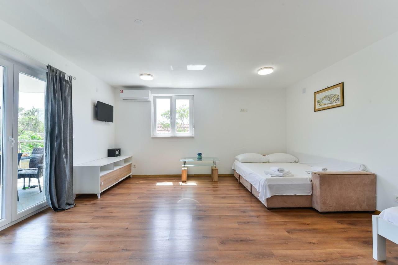 נובליה Royal Apartments מראה חיצוני תמונה