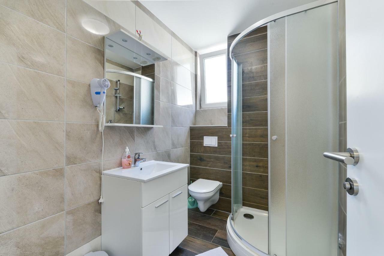 נובליה Royal Apartments מראה חיצוני תמונה