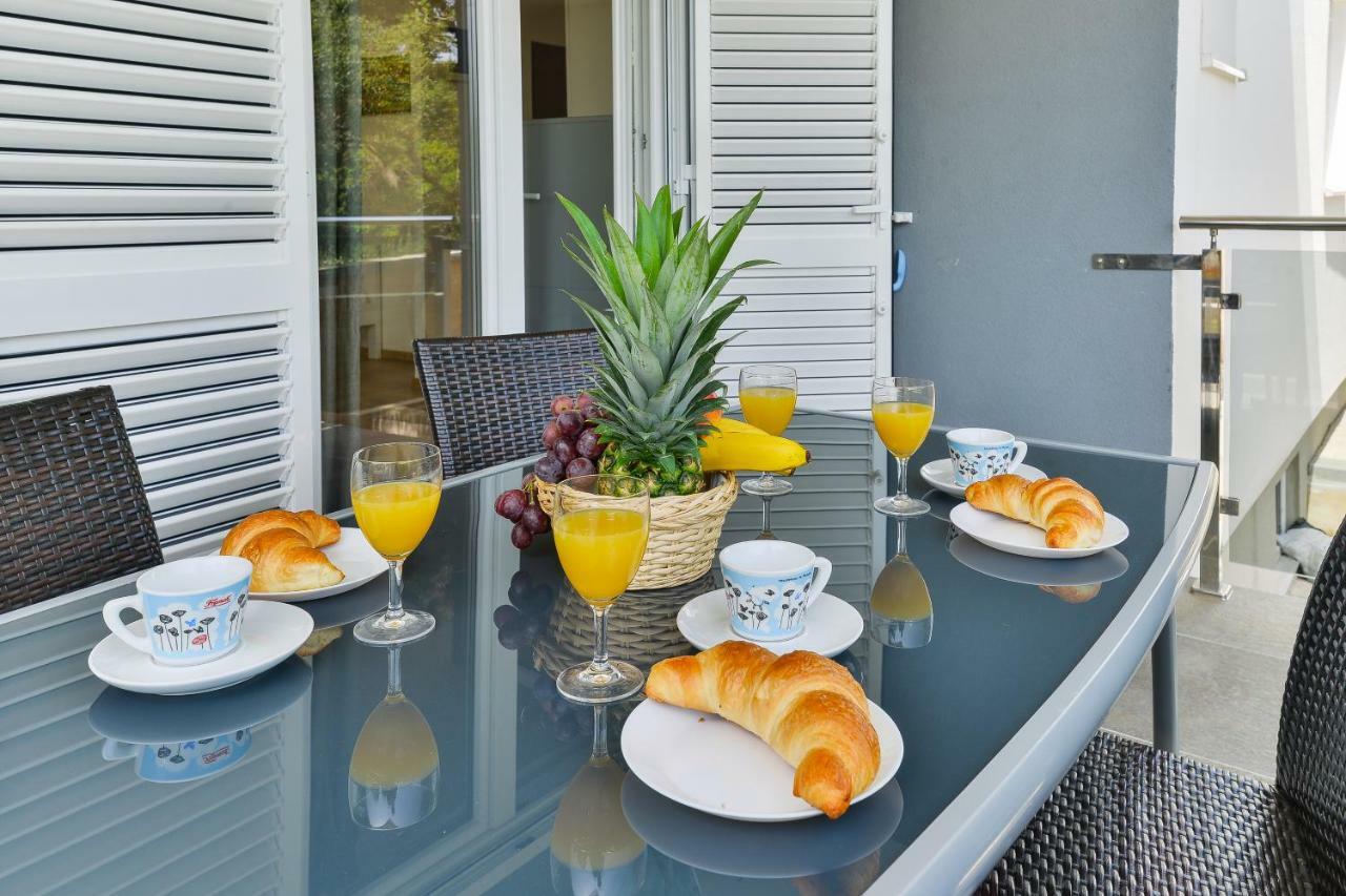נובליה Royal Apartments מראה חיצוני תמונה
