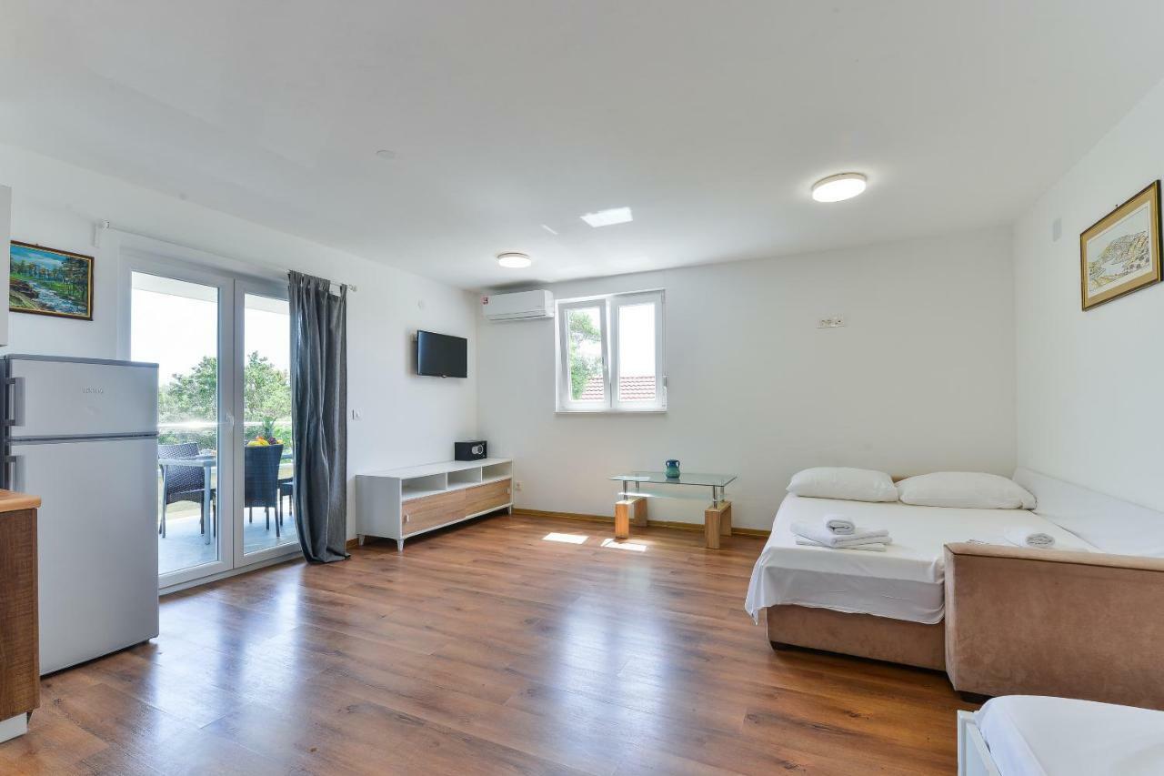 נובליה Royal Apartments מראה חיצוני תמונה
