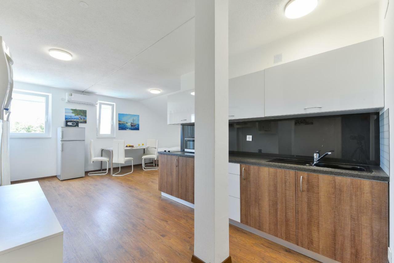 נובליה Royal Apartments מראה חיצוני תמונה