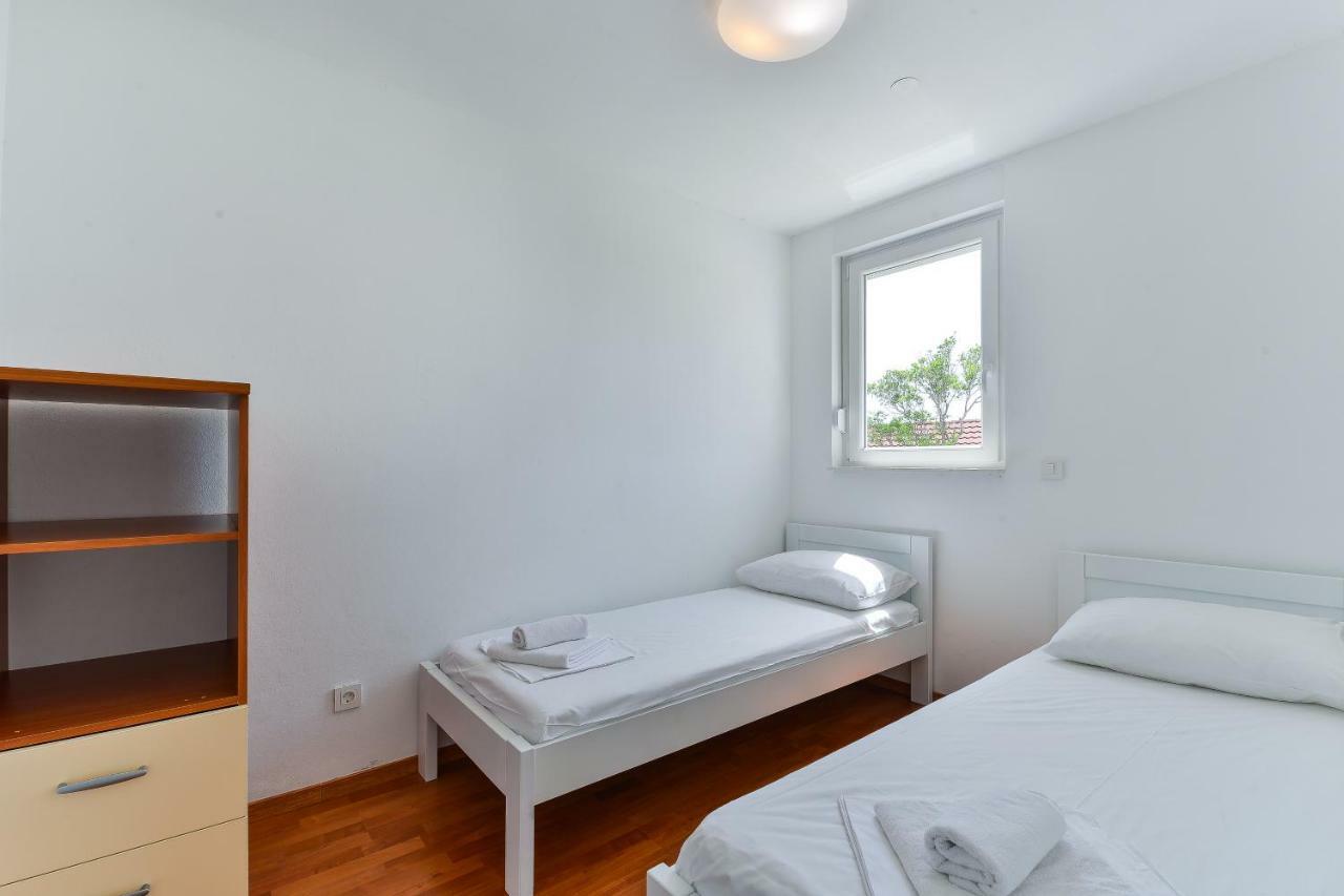 נובליה Royal Apartments מראה חיצוני תמונה