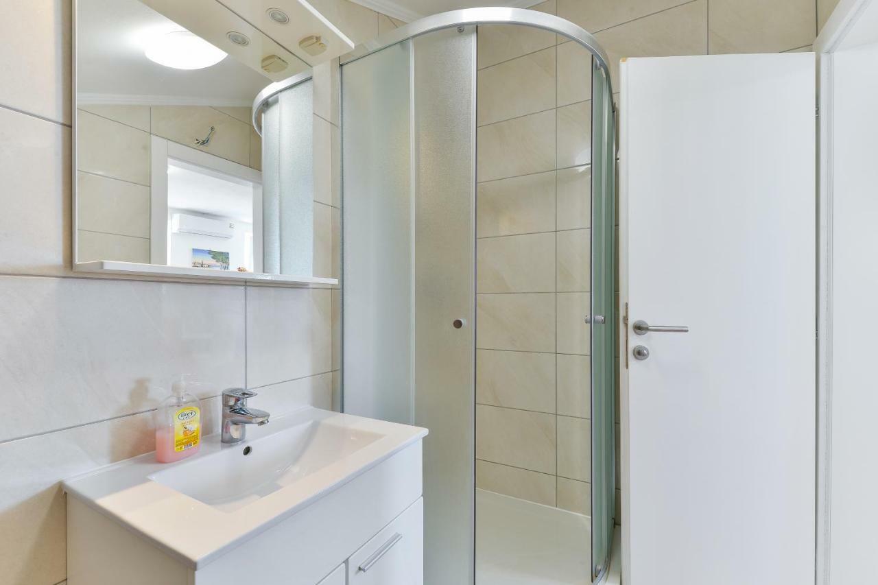 נובליה Royal Apartments מראה חיצוני תמונה