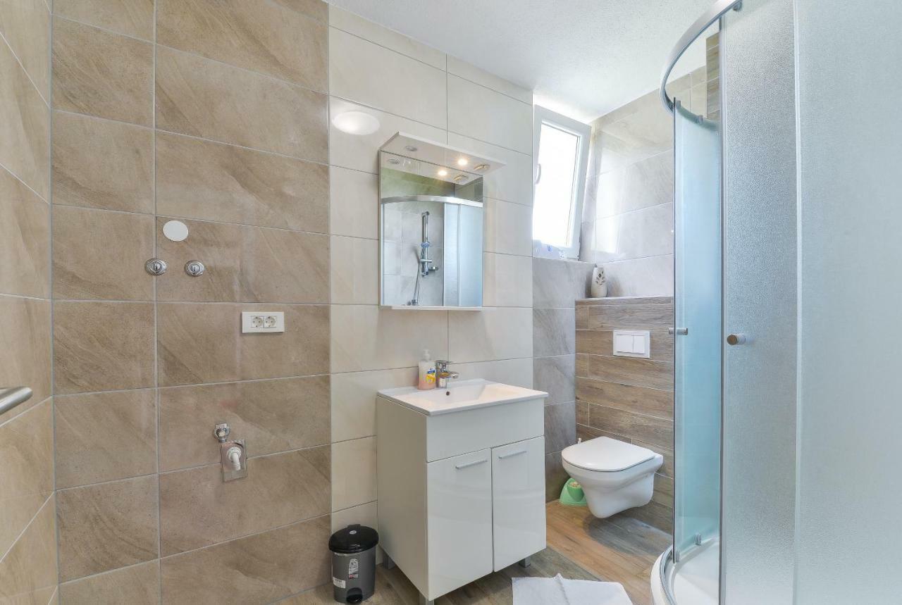 נובליה Royal Apartments מראה חיצוני תמונה