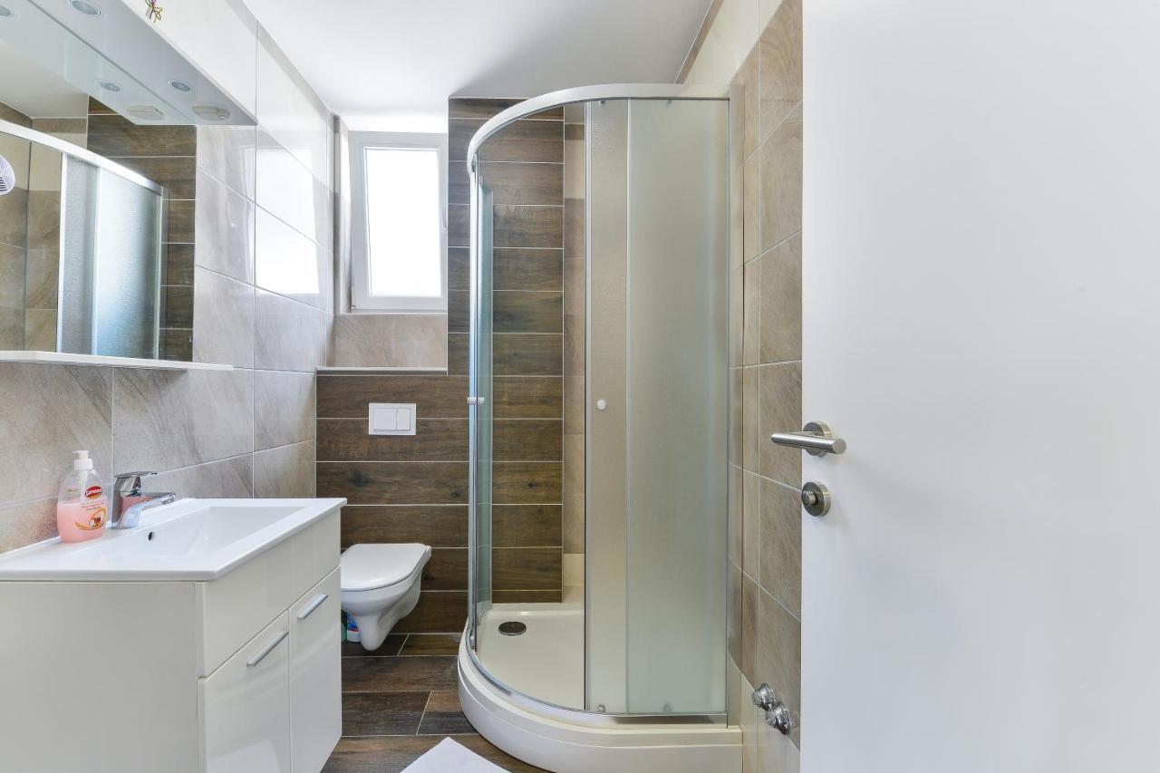 נובליה Royal Apartments מראה חיצוני תמונה