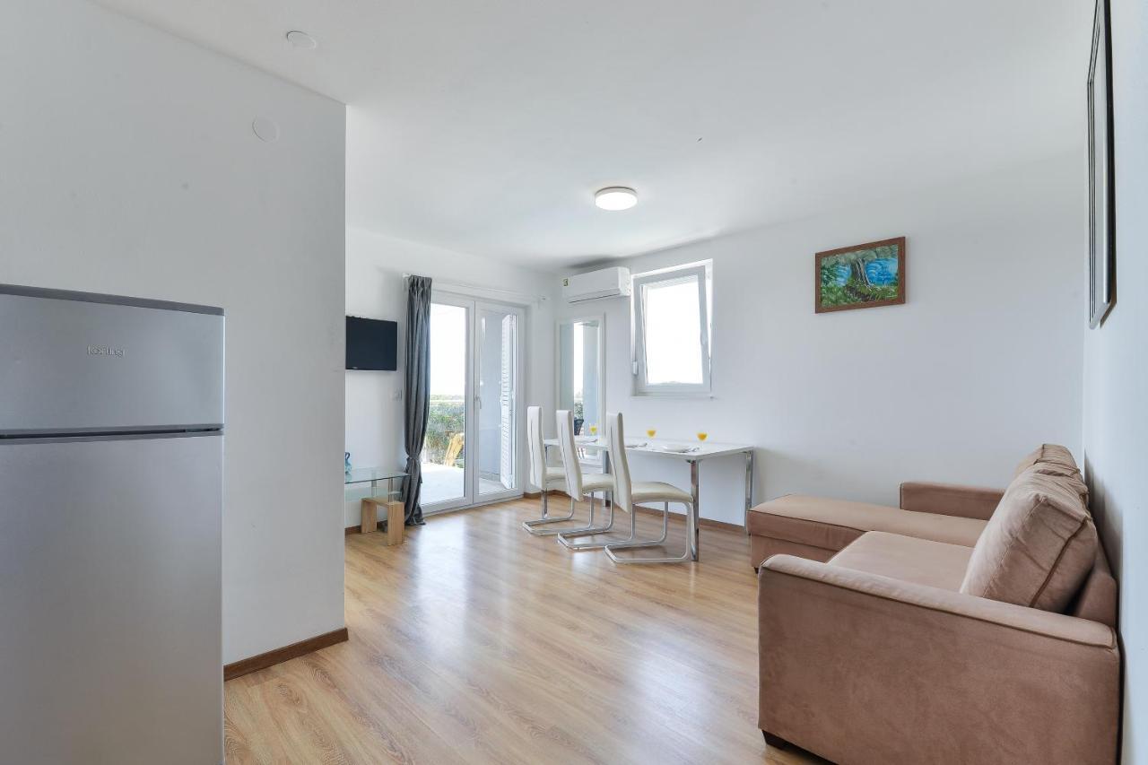 נובליה Royal Apartments מראה חיצוני תמונה