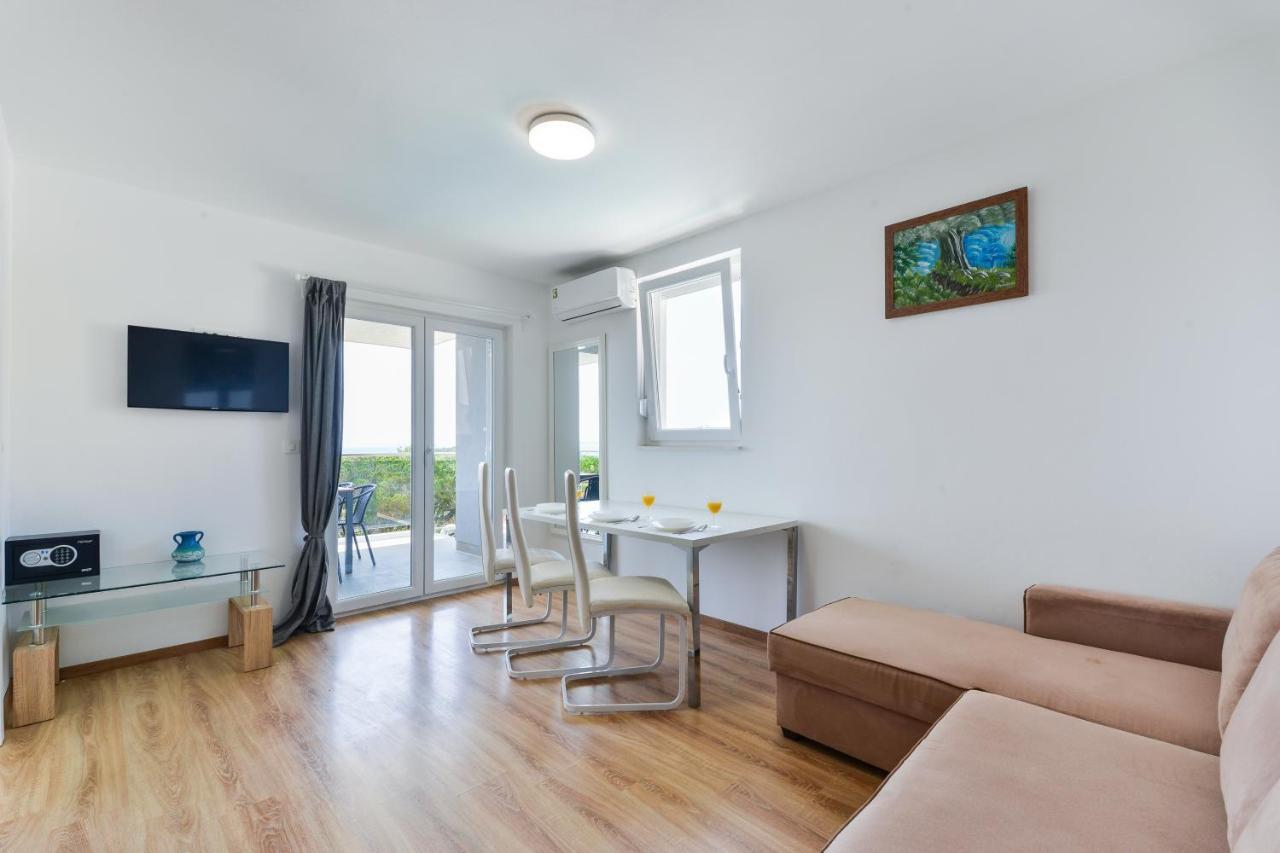 נובליה Royal Apartments מראה חיצוני תמונה